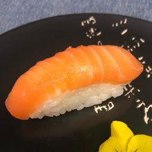 Indlæs billede til gallerivisning Laks Nigiri